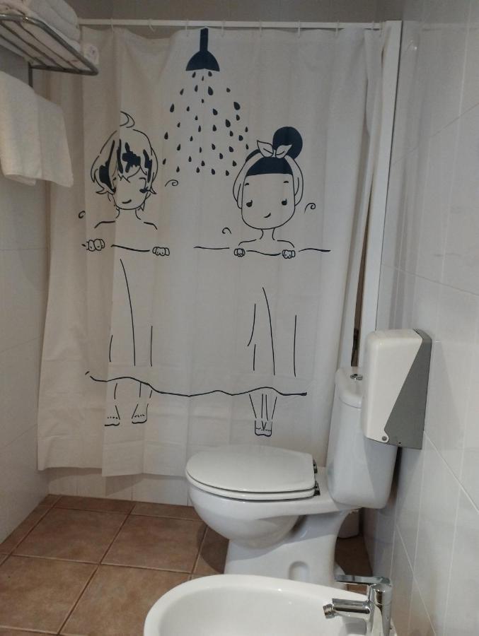 Hostal Restaurant Paca Riumar Luaran gambar